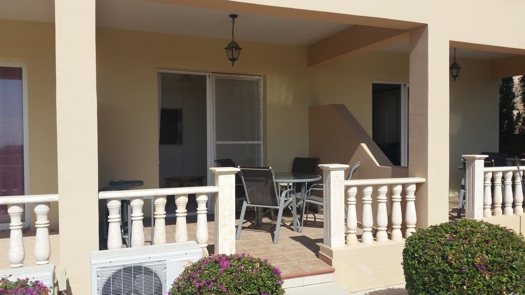 شقة بافوس  في Panorama Court المظهر الخارجي الصورة